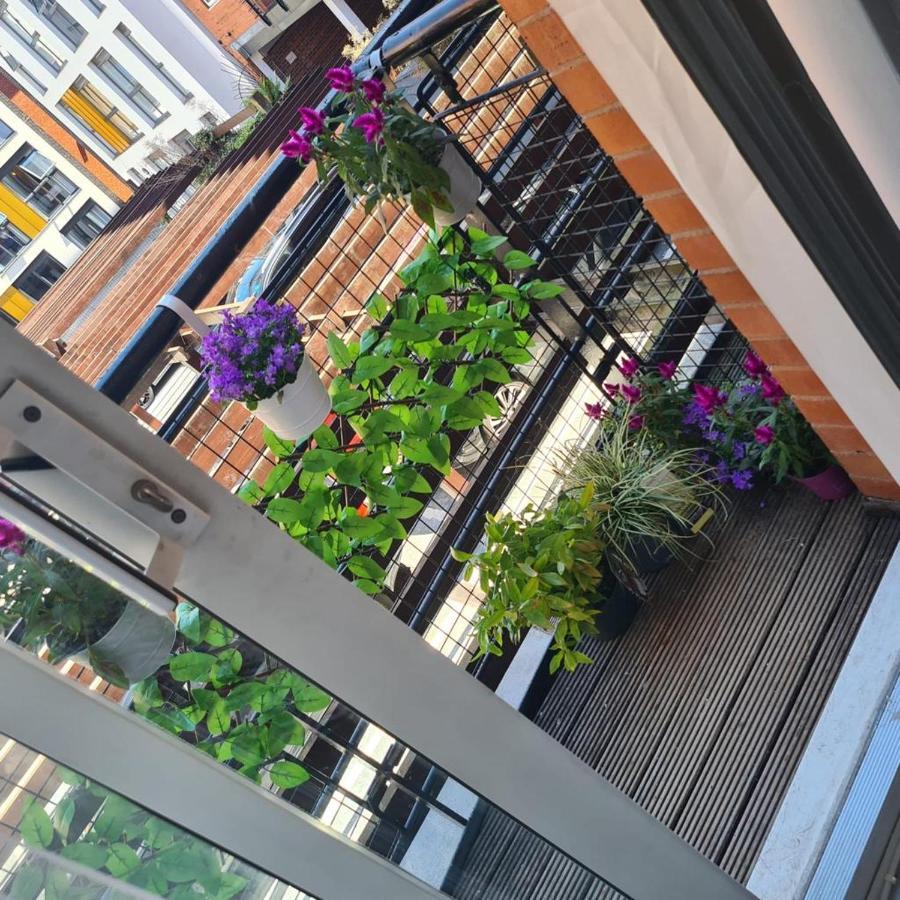 Luxury 9Ine Super Beautiful Jacuzzi Apartment With Balcony Birmingham Exterior photo